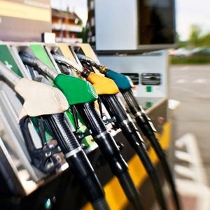 ANRE a stabilit prețuri noi pentru benzina și motorina